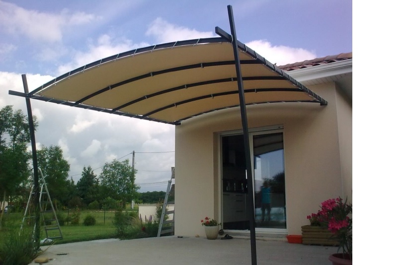 Auvent au-dessus de la porte