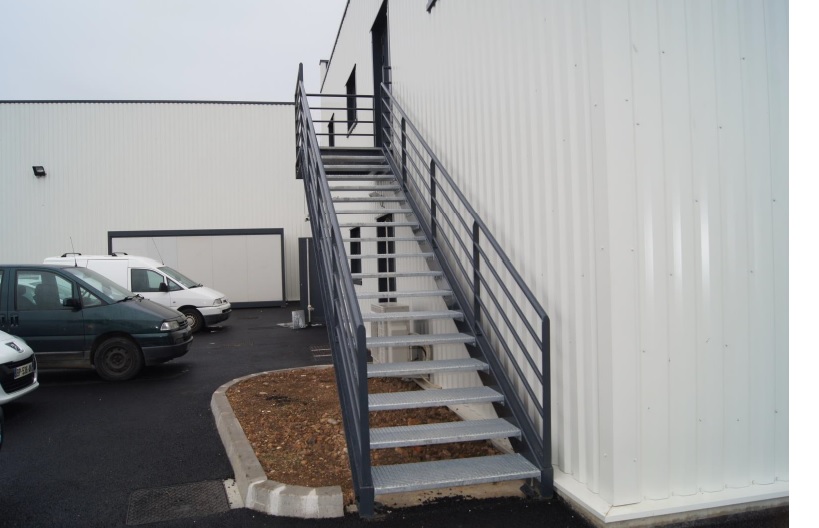 Escalier en métal extérieur